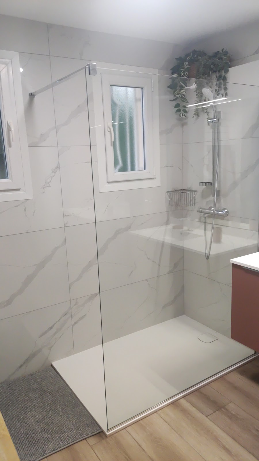 Douche italienne faïence marbre — Arnaud Keim carreleur Isère